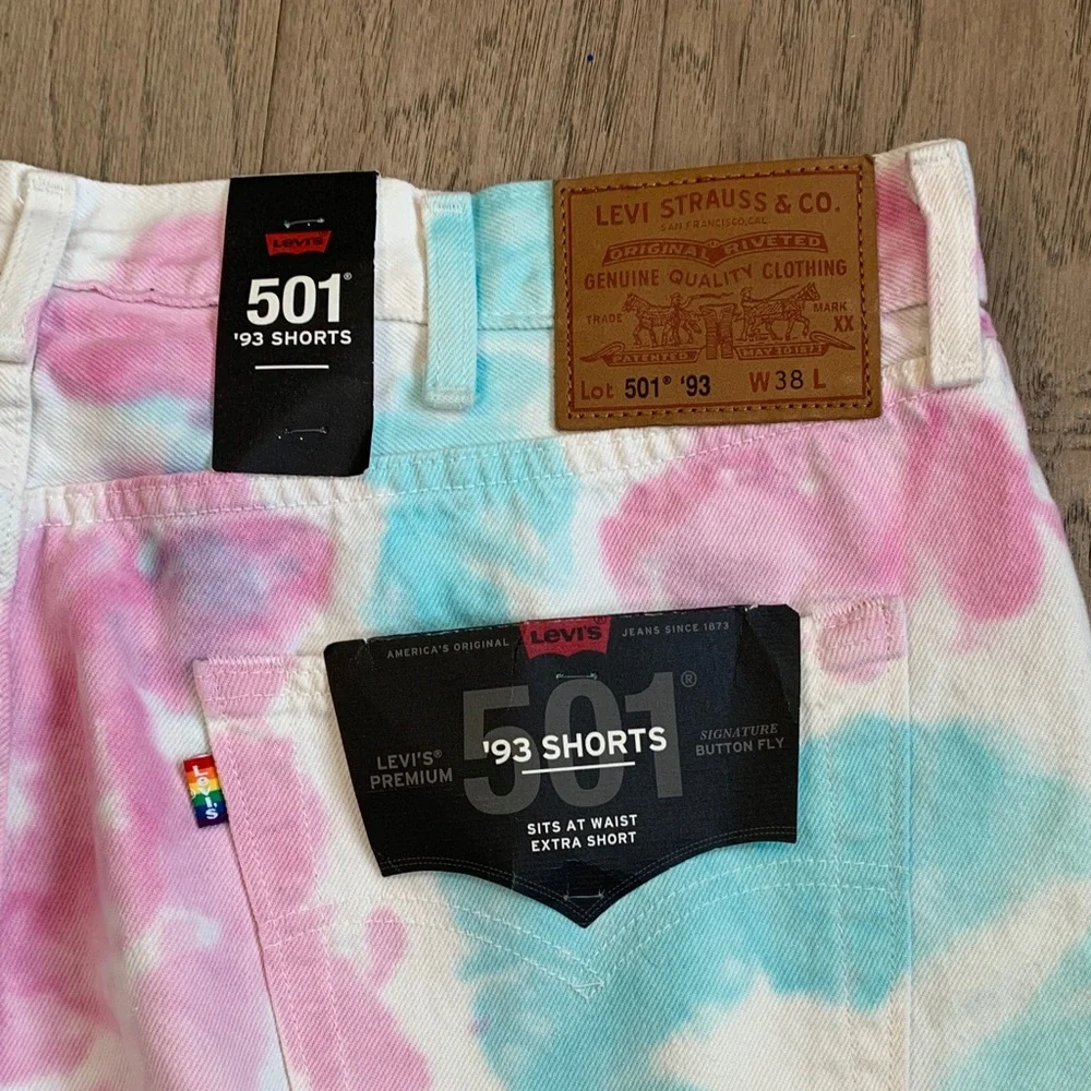 NWT Levi's 501 '93 Cutoff Shorts! Tie Dye Gay Pride LGBTQ Size 38x7